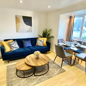  Holiday home Central Four-storey Townhouse With Free Parking